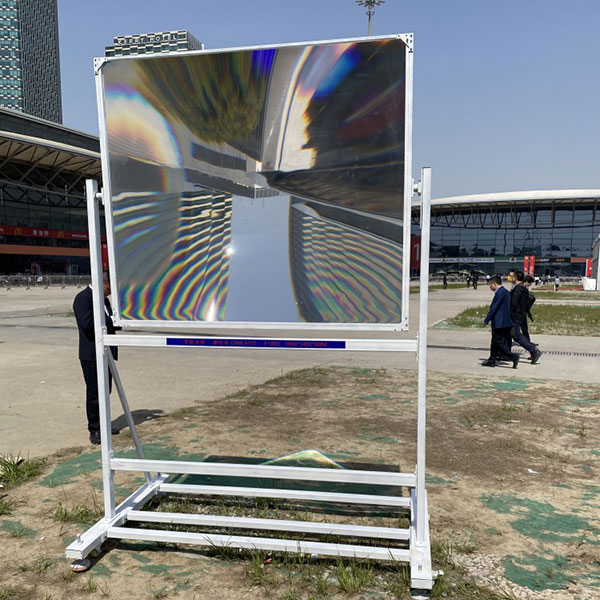 Giant-fresnel-lens