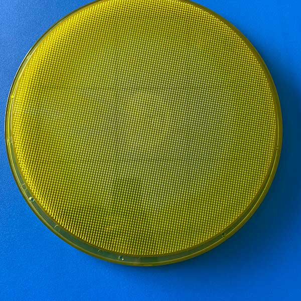 yellow-traffic-light-lens